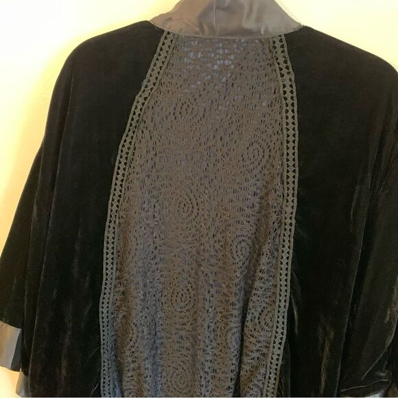 Sam Edelman Kimono Jacket Black Velvet Dark Gray Trim Blue Lining Sz Medium - Picture 6 of 9